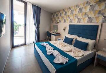 Двухместный номер Делюкс с 1 кроватью и балконом в Отеле Pearl Beach Hotel & Resort
